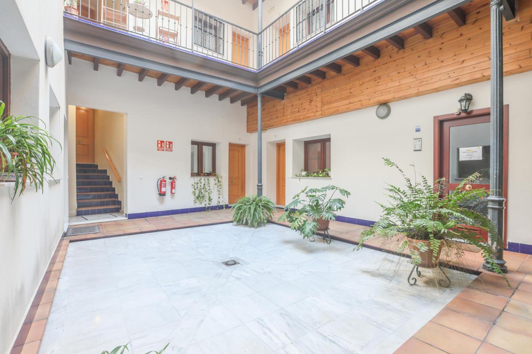 Galindo Center Premium Suites, Free Parking Seville Exterior photo